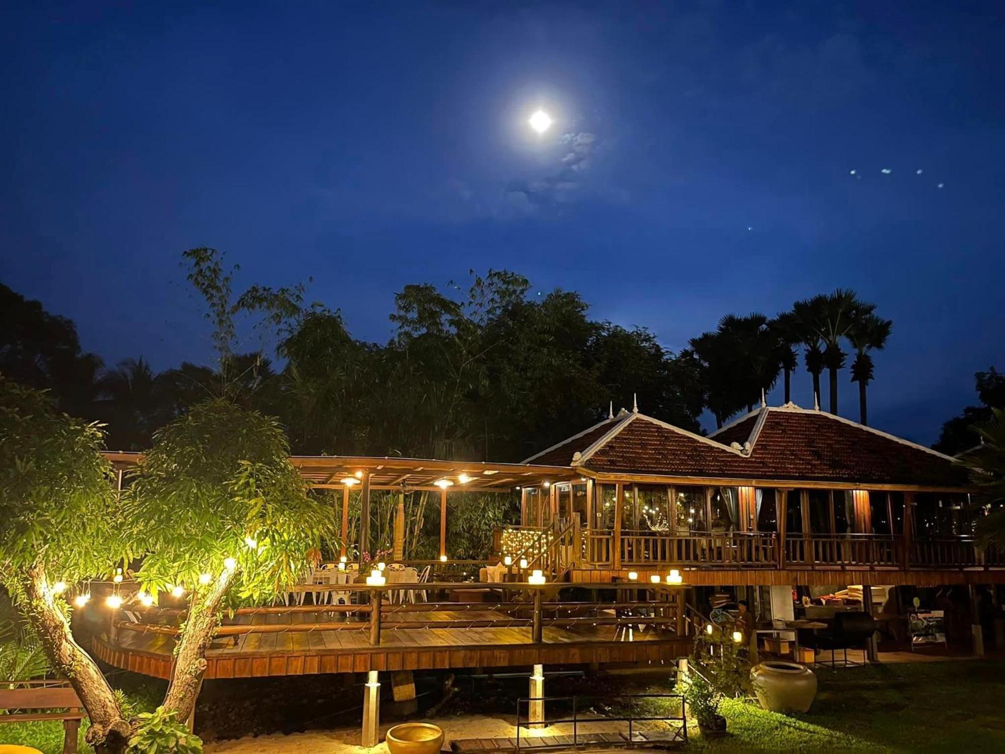 Devi Kampot Resort At Phum Kampot Exterior foto